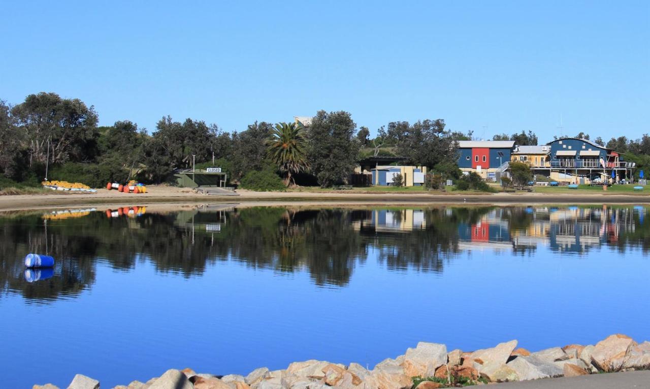 Sea Breeze On The Esplanade Villa Lakes Entrance Exterior photo